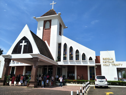Gereja Holy Trinity (1922)