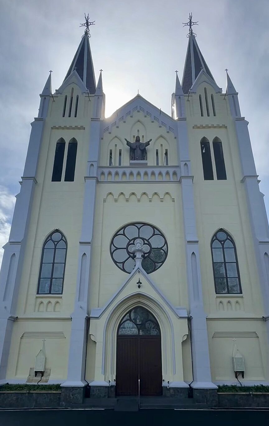 gereja katolik hati kudus