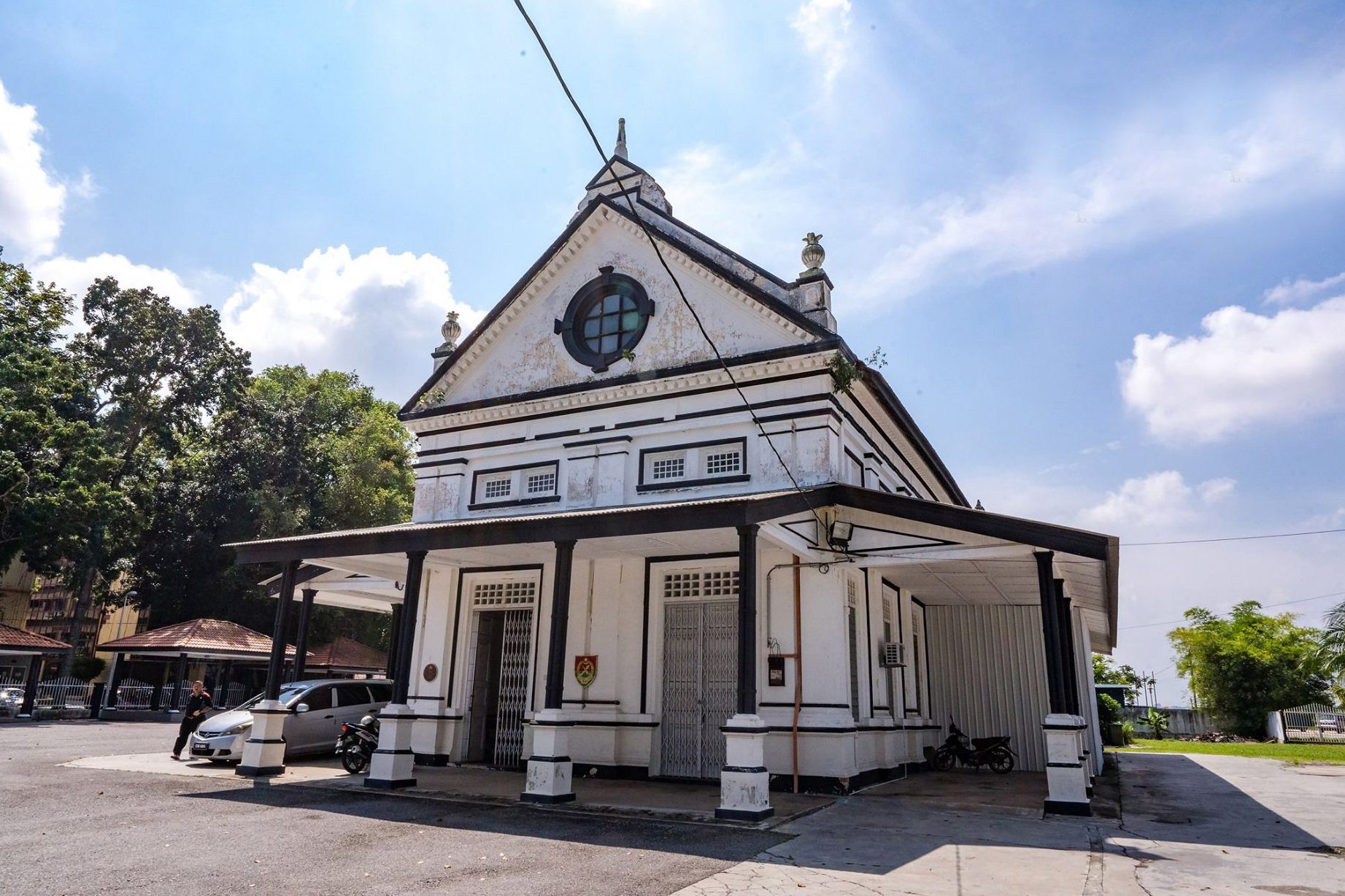 mahkamah lama teluk intan